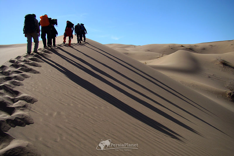 Rig jenn desert trekking