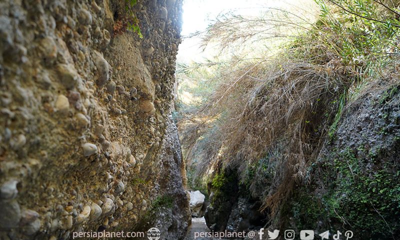 Tang-e Zingan, Ghar-e zingan, cave