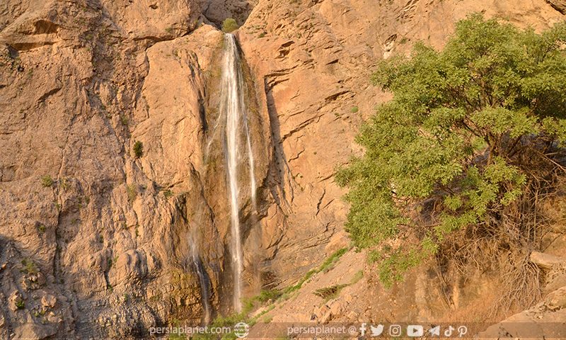 Chenjolah waterfall (Persian: آبشار چنجوله)